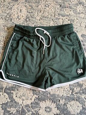 YOUNGLA men’s mesh lifting bodybuilding shorts size medium